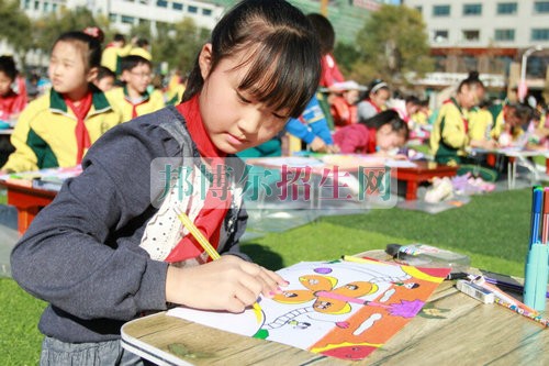 成都男生讀小學教育好