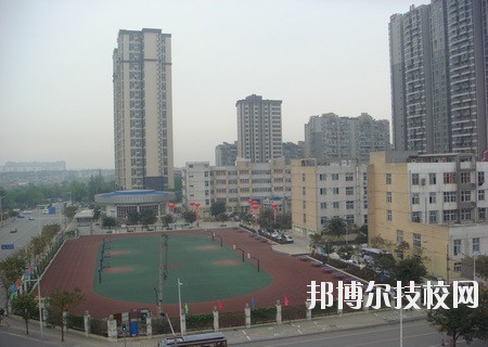 成都市青蘇職業(yè)中專學(xué)校5