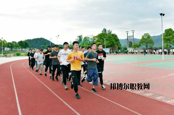 九江廬山西海藝術(shù)學(xué)校2020年報(bào)名條件、招生要求、招生對(duì)象