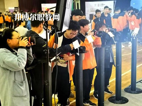 泰州市鳳凰藝術(shù)學(xué)校2021年報名條件、招生要求、招生對象