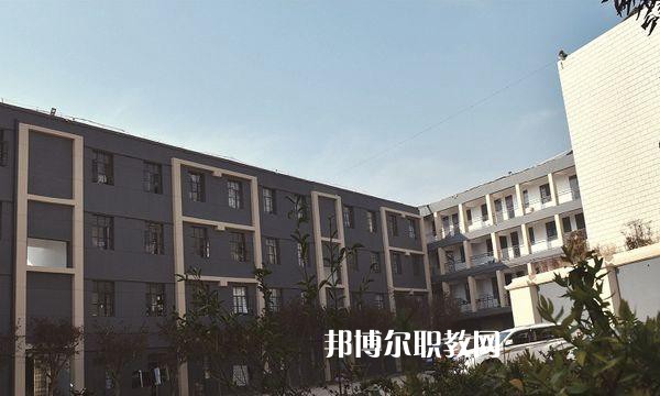 云南冶金高級(jí)技工學(xué)校2021年宿報(bào)名條件、招生要求、招生對(duì)象