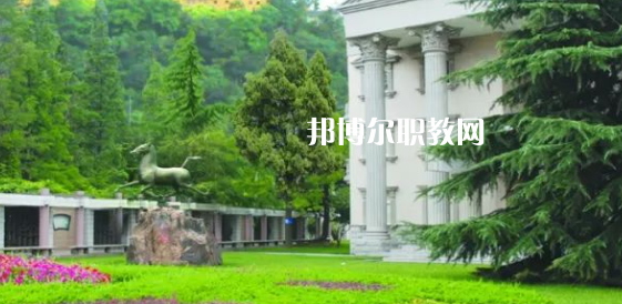 2023南通市旅游中等專業(yè)學(xué)校多少錢 南通市旅游中等專業(yè)學(xué)校各專業(yè)學(xué)費收費標準