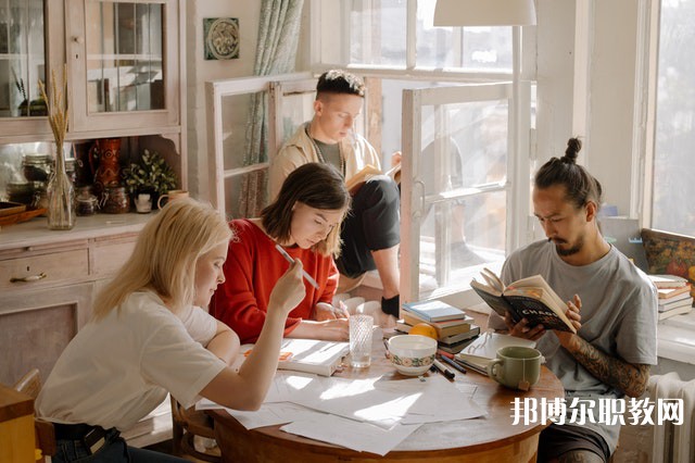 貴州哪里的職業(yè)學(xué)校能讀多媒體設(shè)計(jì)與制作專業(yè)